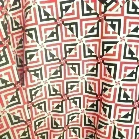 Liz Claiborne Women's Red/Black/White Pattern Balloon  Arm Fleece Sweate… - Picture 3 of 4